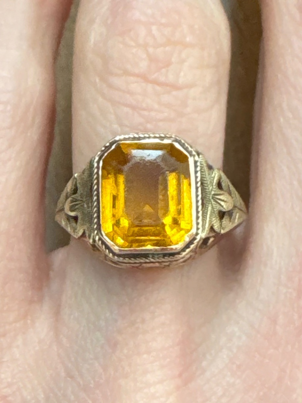 10K Yellow & Green Gold Filigree Ring art deco Orange Stone Vintage Size 5 - Picture 4 of 15
